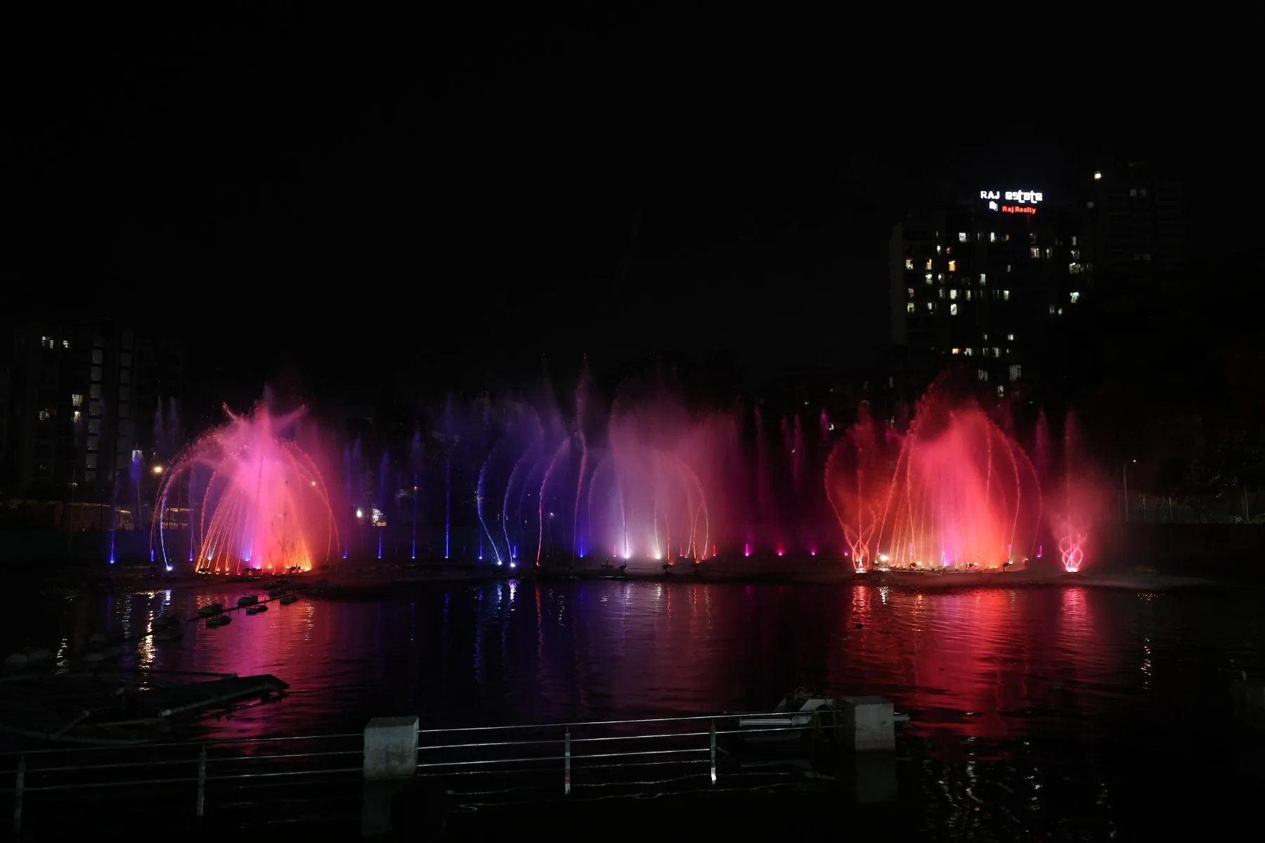 Pink and violet jets at Jarimari, Mumbai